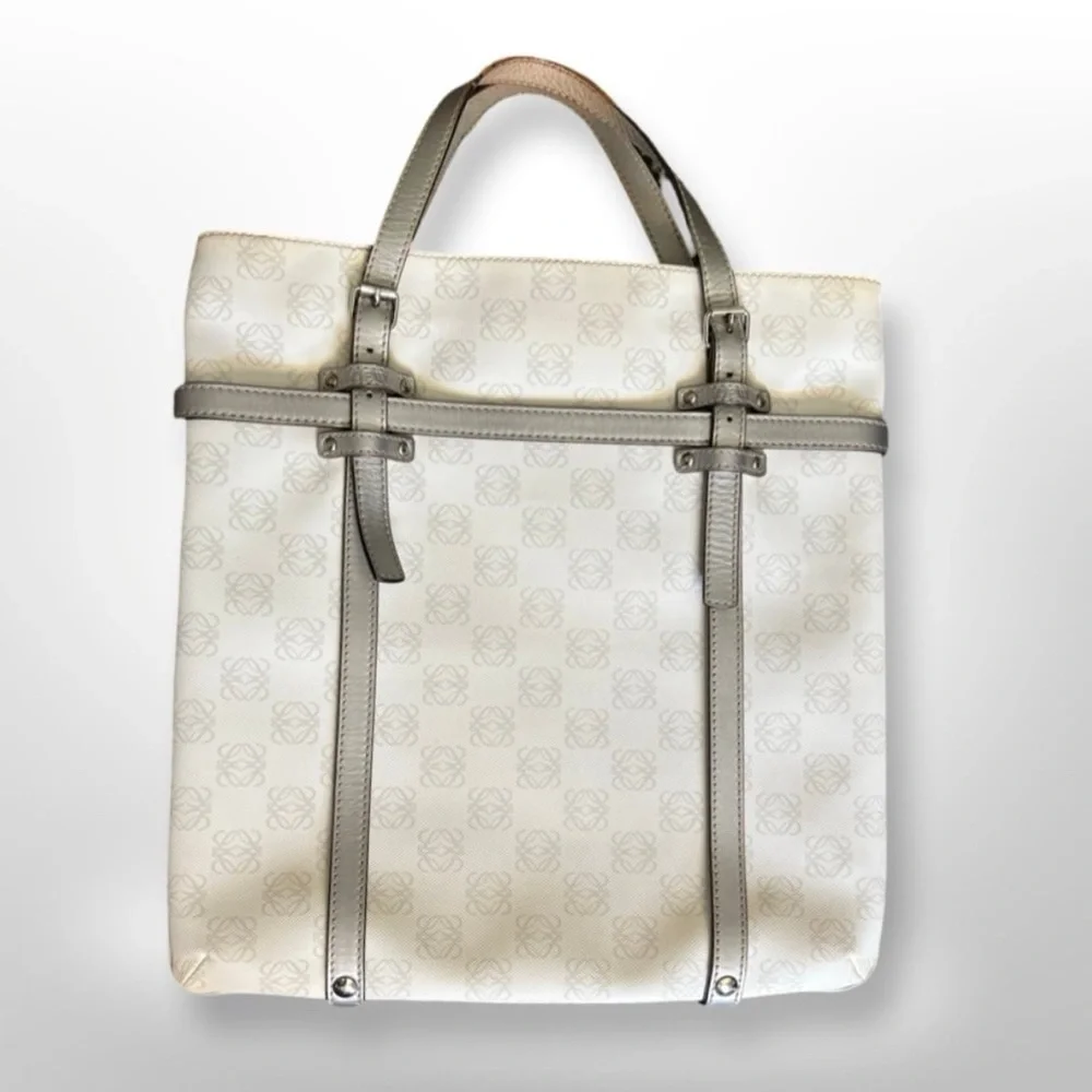 Auth LOEWE Anagram - Silver and Light gray White PVC Leather Women's Tote Bag